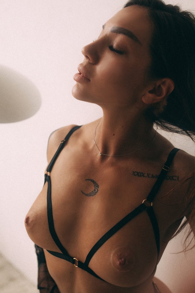 Lilia Chromova model nude